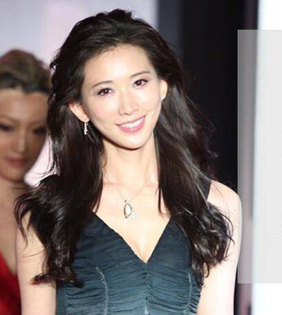 花樣姐姐林志玲發(fā)型盤點(diǎn) 優(yōu)美氣質(zhì)演繹柔情嫵媚