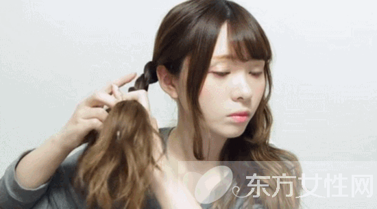 可愛女生羊角盤發(fā)教程 賣萌扮嫩的不二之選哦