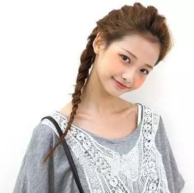 超火爆編發(fā)教程 甜美發(fā)型編發(fā)教程圖解