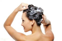 女生晚上洗頭好嗎 最佳的洗頭時(shí)間是什么時(shí)候