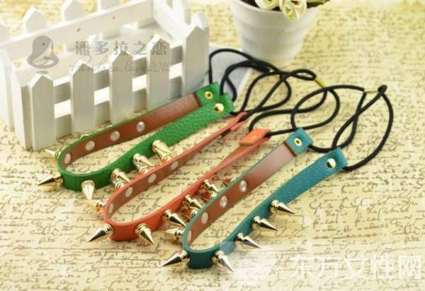 發(fā)型與發(fā)飾的完美搭配 時(shí)尚造型就是怎么簡(jiǎn)單