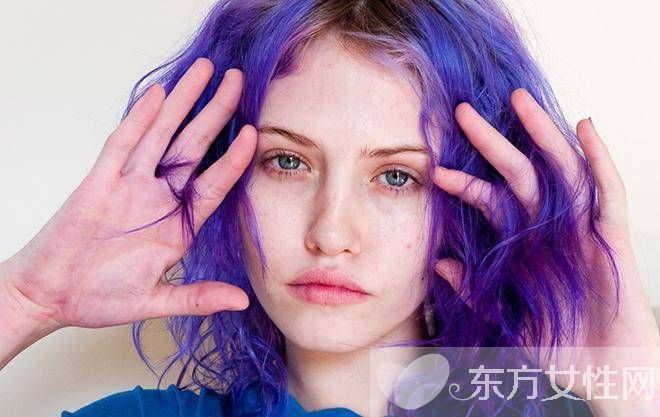 染發(fā)后幾天可以洗頭 染發(fā)后首次洗頭四大注意事項(xiàng)