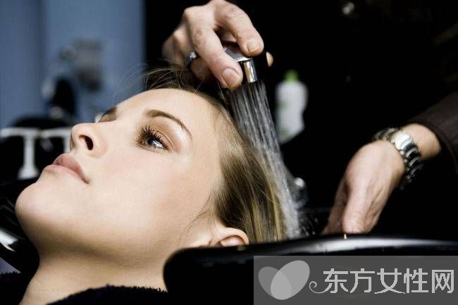 早上洗頭好不好 天天洗頭對(duì)頭發(fā)的危害有多大