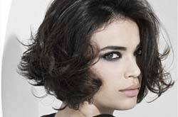 卷發(fā)棒怎么用 兩款卷發(fā)教程為你打造甜美短卷發(fā)