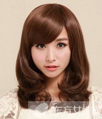 方臉適合什么發(fā)型 這5款輕松讓方臉變白小臉