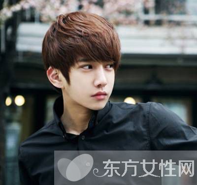 2016男生潮流發(fā)型推薦 齊劉海更顯青春范兒