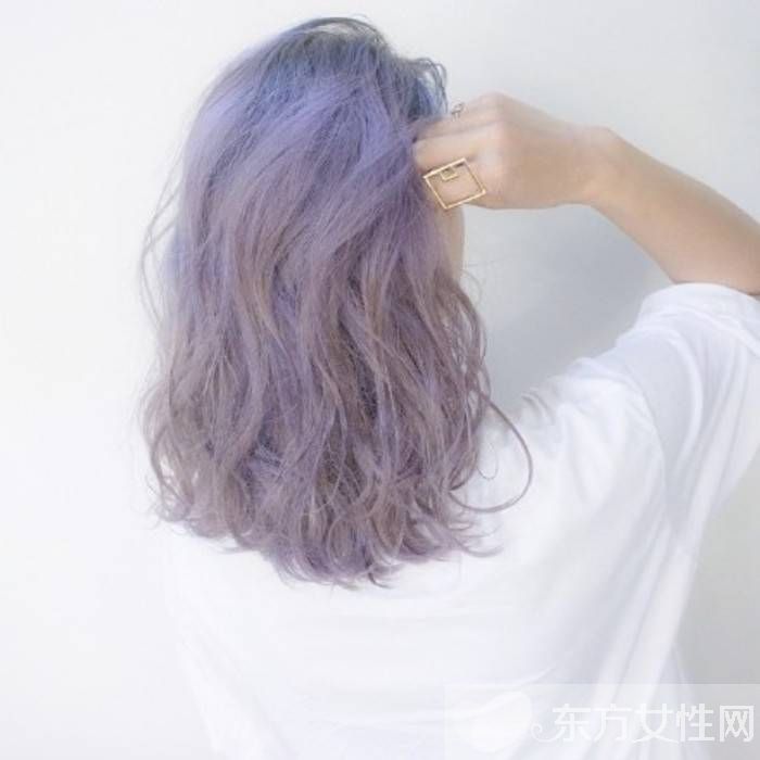 染發(fā)后如何洗頭不掉色 這么做讓發(fā)色更持久