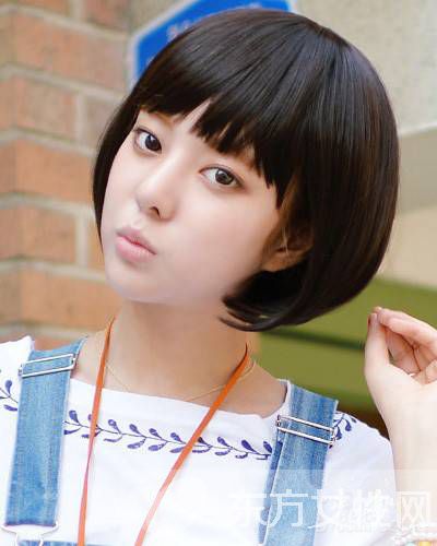 女生潮流時尚學(xué)生發(fā)型 甜美可愛顯青春活力