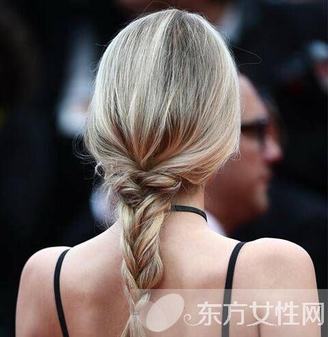 女神同款麻花辮發(fā)型 即使臺(tái)風(fēng)來了也不怕