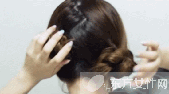 可愛女生羊角盤發(fā)教程 賣萌扮嫩的不二之選哦