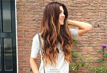 這樣做 在家也能吹出發(fā)型師般美發(fā)