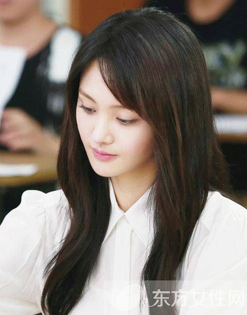 鄭爽完美演繹長(zhǎng)短發(fā)發(fā)型 哪種風(fēng)格更能打動(dòng)你呢