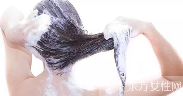 早上洗頭好不好 天天洗頭對(duì)頭發(fā)的危害有多大