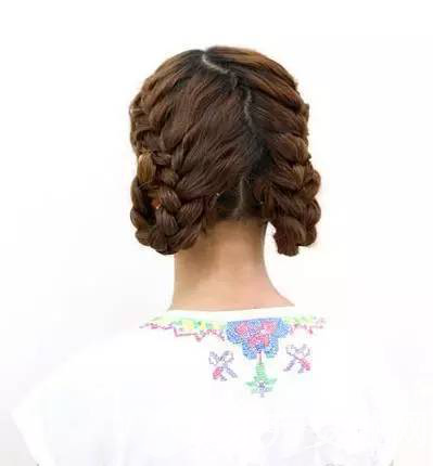 超火爆編發(fā)教程 甜美發(fā)型編發(fā)教程圖解