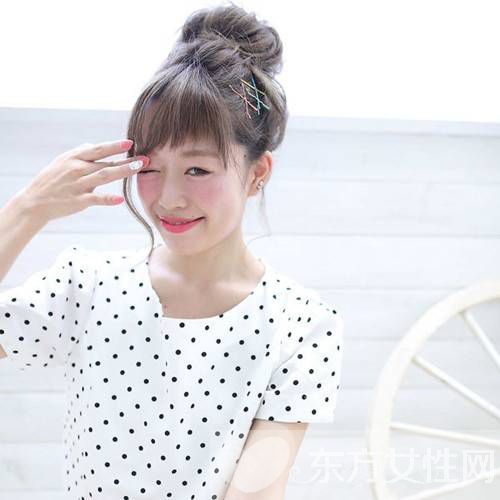 推薦四款甜美花苞頭發(fā)型 散發(fā)出濃郁的甜美氣息