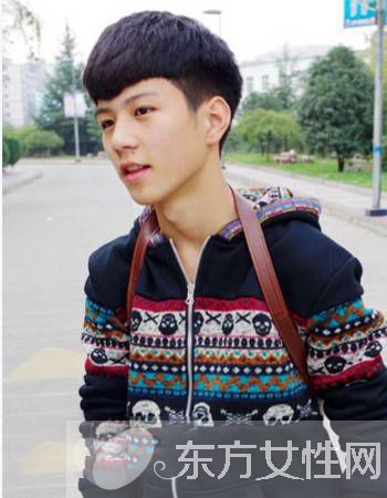 7款適合高中生男生發(fā)型推薦 時(shí)尚陽(yáng)光顯氣質(zhì)感