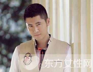 男生潮流短發(fā)發(fā)型 展現(xiàn)十足的迷人氣質(zhì)