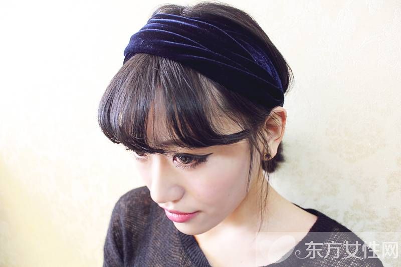 發(fā)型與發(fā)飾的完美搭配 時(shí)尚造型就是怎么簡(jiǎn)單