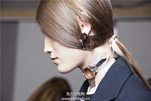 低馬尾的幾種變化 這樣綁立馬變小臉