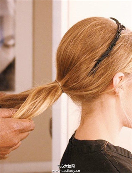 跟明星學(xué)綁及肩短發(fā) 變身率性女神