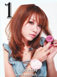 俏皮可愛咖色微卷發(fā)型