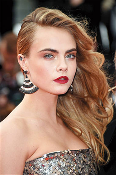 側(cè)撥發(fā)不再只能性感 簡單3招讓你成為百變女王