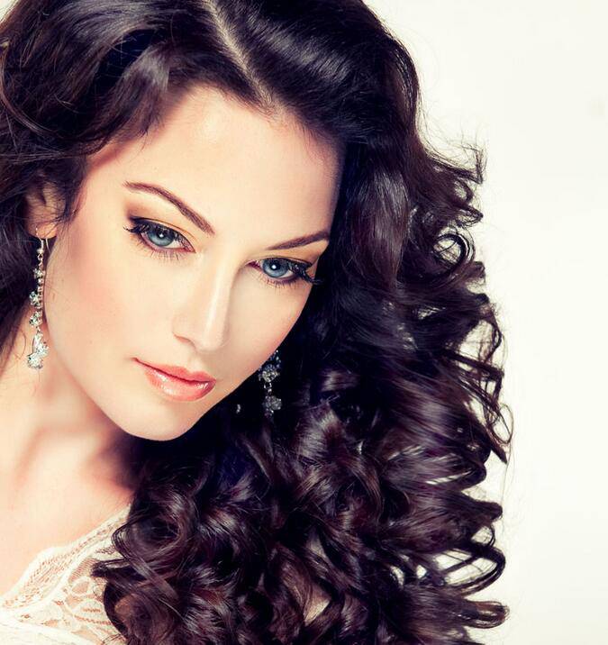 卷發(fā)如何打理更卷更好看 簡單8個步驟