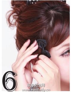 后側(cè)公主盤發(fā)發(fā)型 呈現(xiàn)清晰臉部輪廓