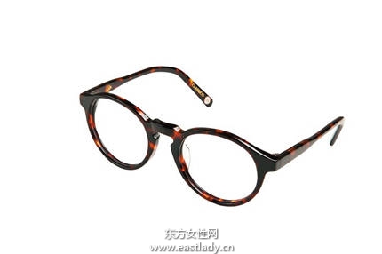 松軟發(fā)搭配時(shí)髦眼鏡 清純又性感