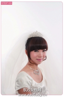 多層紗+皇冠短發(fā)發(fā)型很有公主范