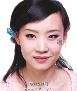 低調(diào)性感中發(fā)發(fā)型 簡(jiǎn)單又方便