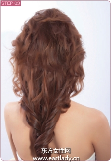 蝴蝶結(jié)搭配韓式劉海波浪卷展現(xiàn)優(yōu)雅氣質(zhì)