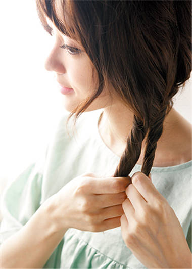 側(cè)撥發(fā)不再只能性感 簡單3招讓你成為百變女王
