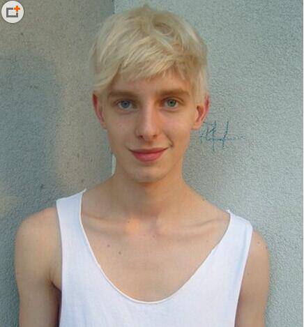 英倫風(fēng)歐美男生定位燙 發(fā)型圖片介紹