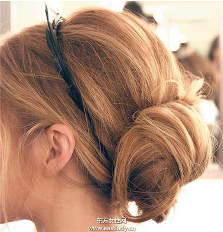 跟當紅明星學綁及肩短發(fā) 變身率性女神