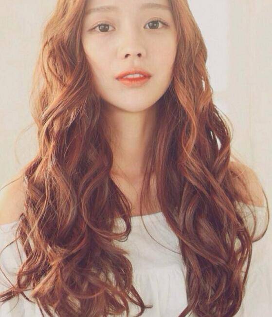 卷發(fā)如何打理更卷更好看 簡單8個步驟