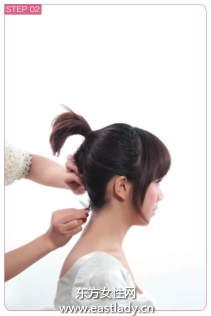 多層紗+皇冠短發(fā)發(fā)型很有公主范