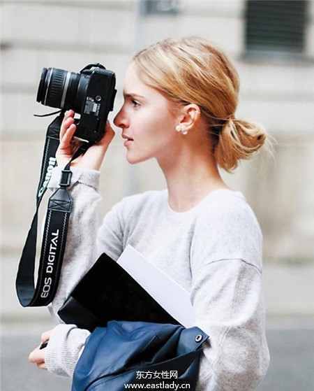 跟當(dāng)紅明星學(xué)綁及肩短發(fā) 變身率性女神