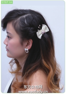 日系卷發(fā)發(fā)型搭配蝴蝶結(jié)居家好女人