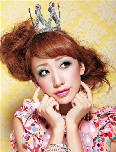 蓬松飽滿雙團(tuán)子發(fā)提升俏皮少女氣息