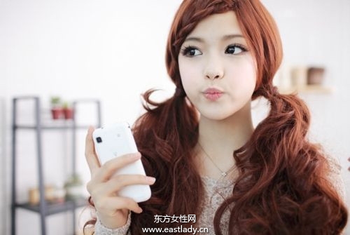 5種只需要扭轉(zhuǎn)頭發(fā)就可以變出的新發(fā)型