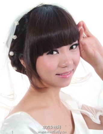 珍珠發(fā)夾點(diǎn)綴短發(fā)發(fā)型可愛(ài)極了