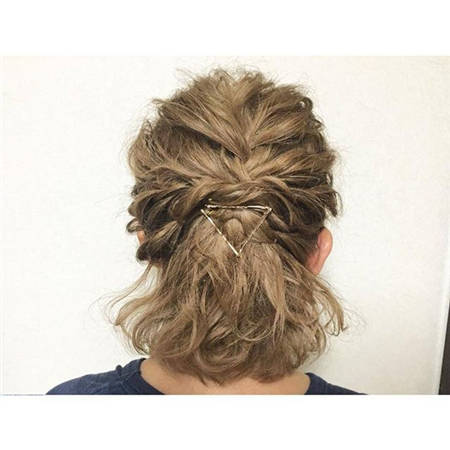 簡單兩步驟讓辮發(fā)更可愛