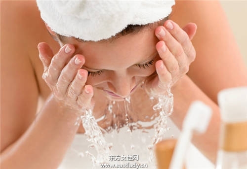 正確洗臉很關鍵 3個你可能會碰到的洗臉誤區(qū)