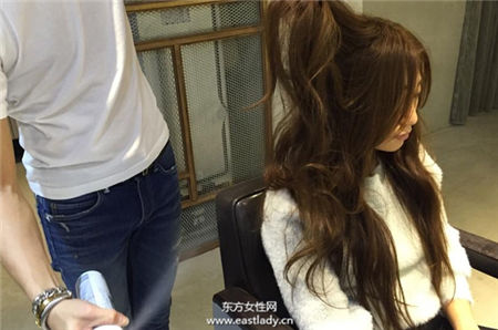 4步驟打造富家女卷發(fā)發(fā)型