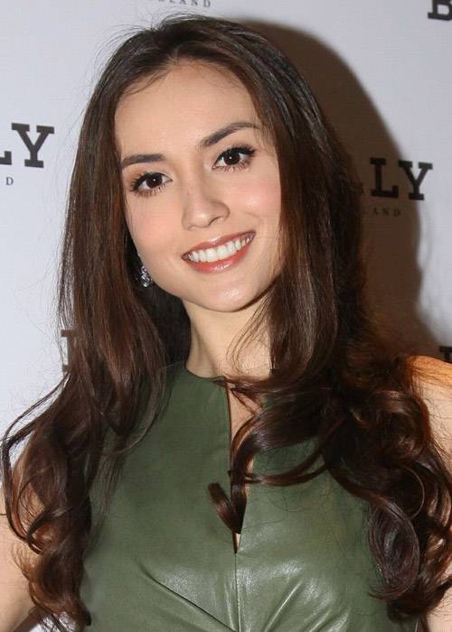 9款時(shí)尚職業(yè)裝發(fā)型 輕松幫你打造職場(chǎng)時(shí)尚達(dá)人范