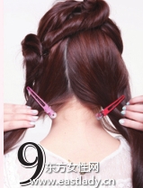 分區(qū)擰卷盤發(fā)發(fā)型設(shè)計(jì)圖解