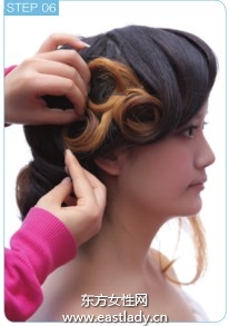 珍珠夾子點(diǎn)綴盤(pán)發(fā)韻味十足