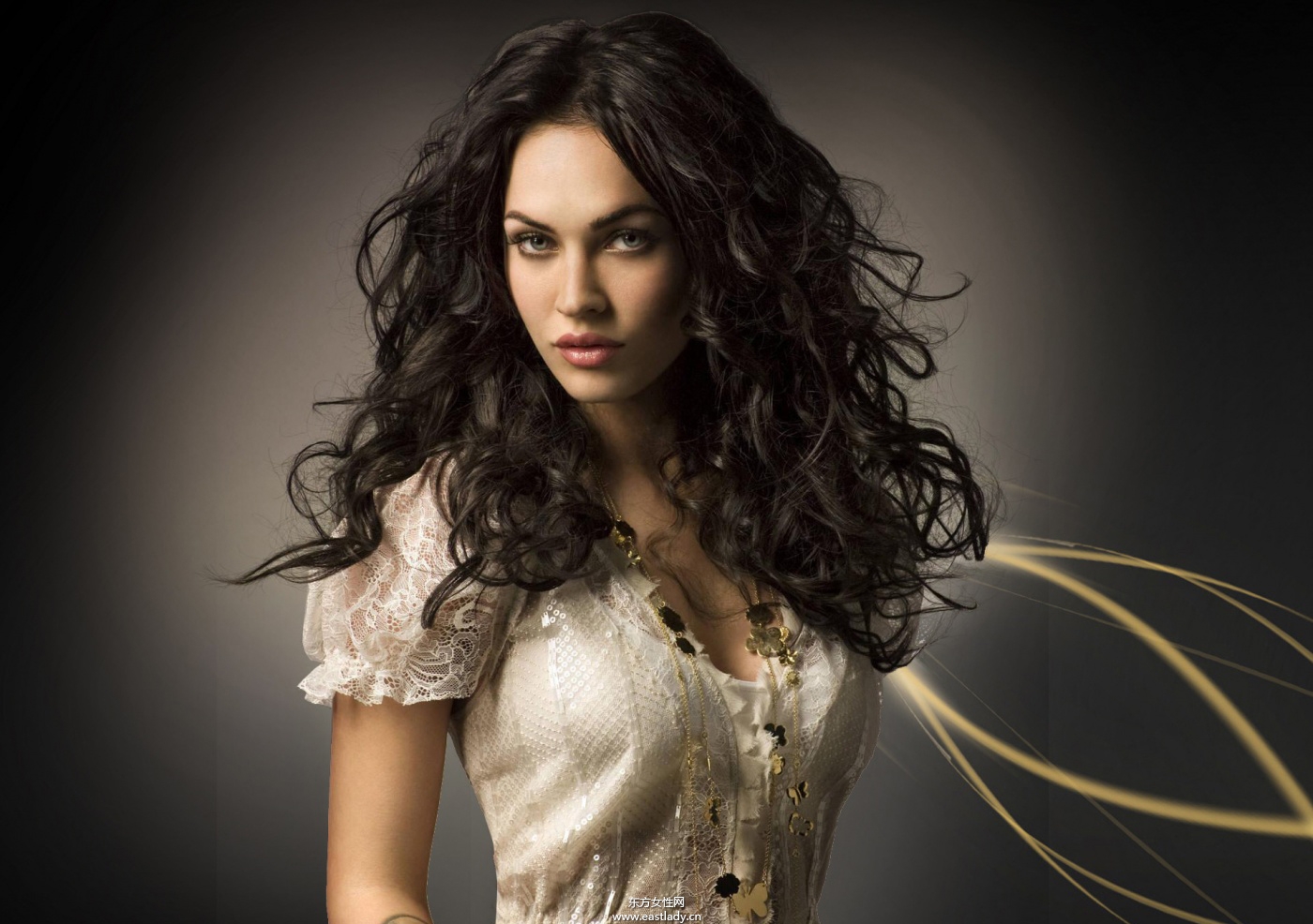 頭發(fā)硬適合什么發(fā)型 氣質卷發(fā)讓你不再煩惱