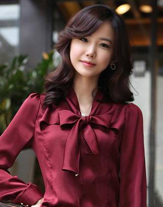 9款時(shí)尚職業(yè)裝發(fā)型 輕松幫你打造職場(chǎng)時(shí)尚達(dá)人范